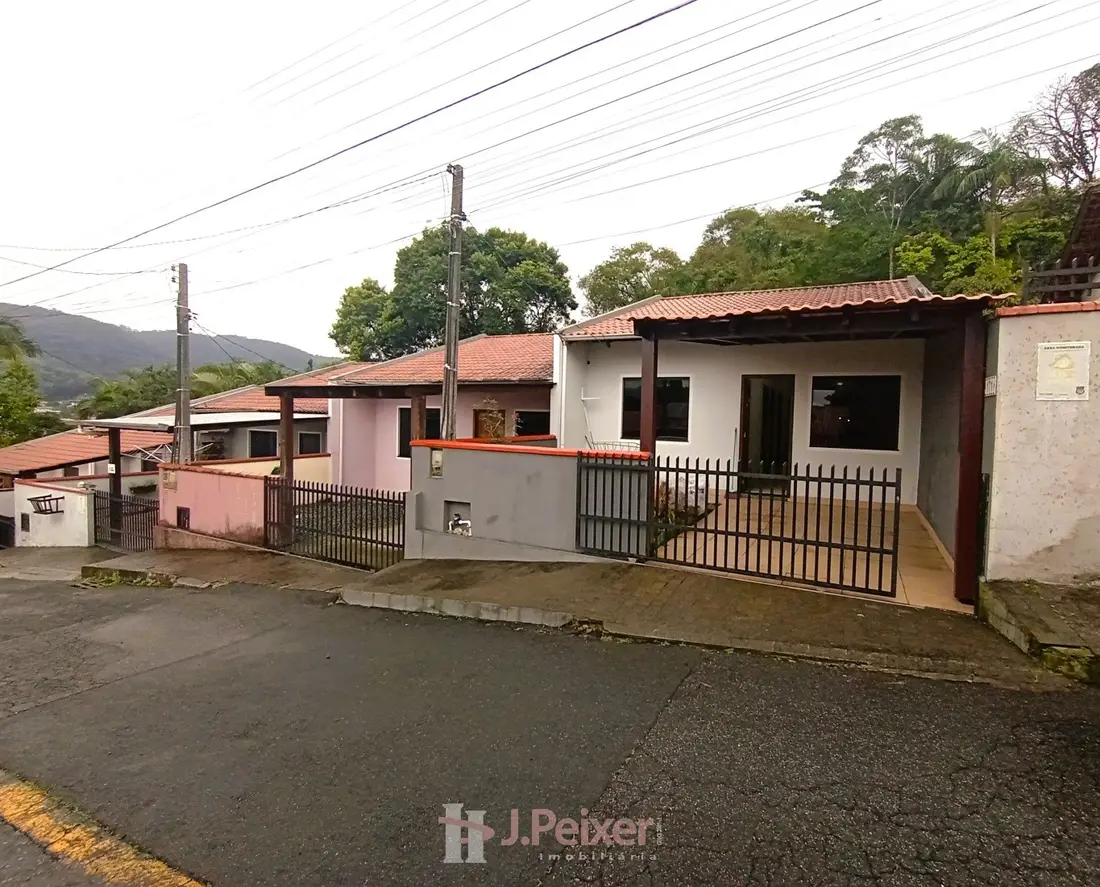 Casa no bairro Velha Central, cód. 7369