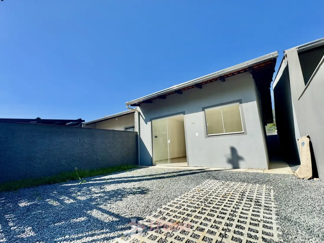 Casa no bairro Velha Central, cód. 7205